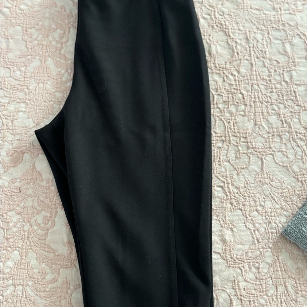 T Tahari Black capri shorts medium 30 x 22 dress up - Picture 5 of 5